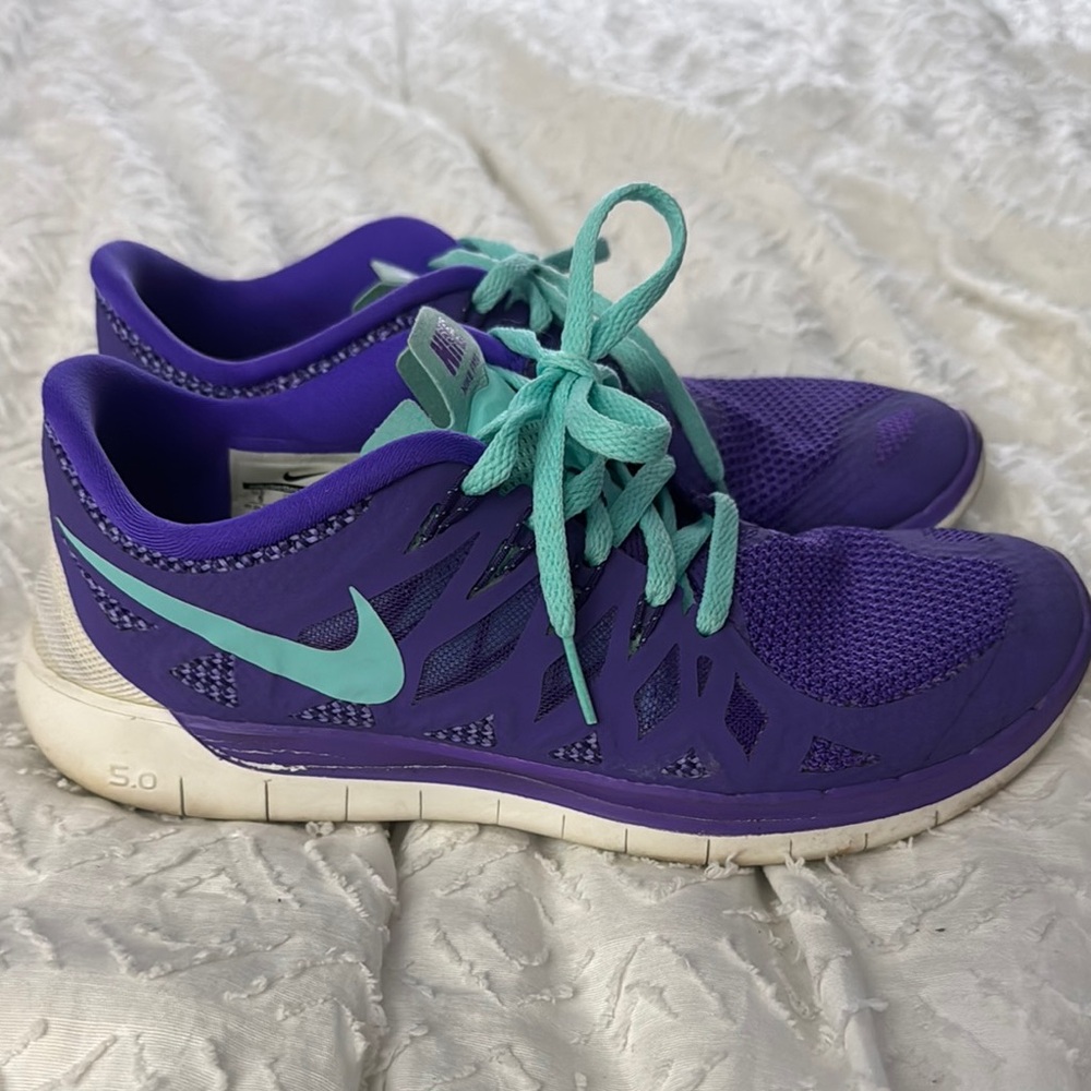 Nike Women's Purple Running Shoes - Picture 2 of 4